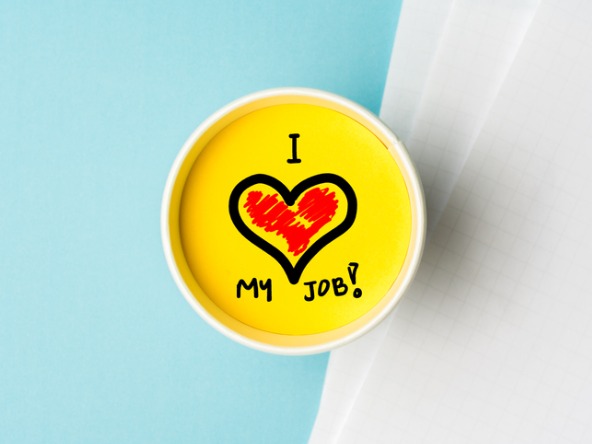 Cup that says 'I love my job'
